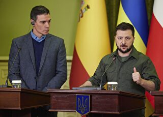 pedro-sanchez-volodimir-zelensky-kiev-210421.jpg