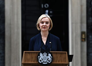 liz-truss-renuncia-dimite.jpg