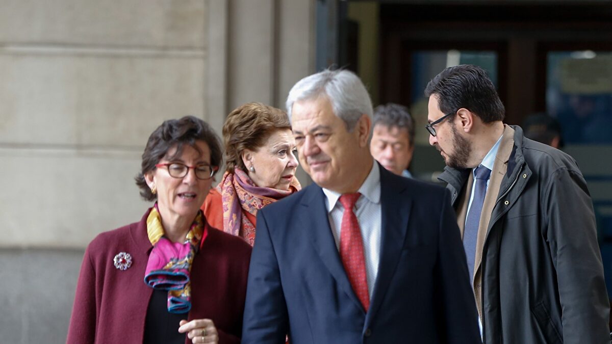 Seis ex altos cargos socialistas condenados por los ERE ya están en ...