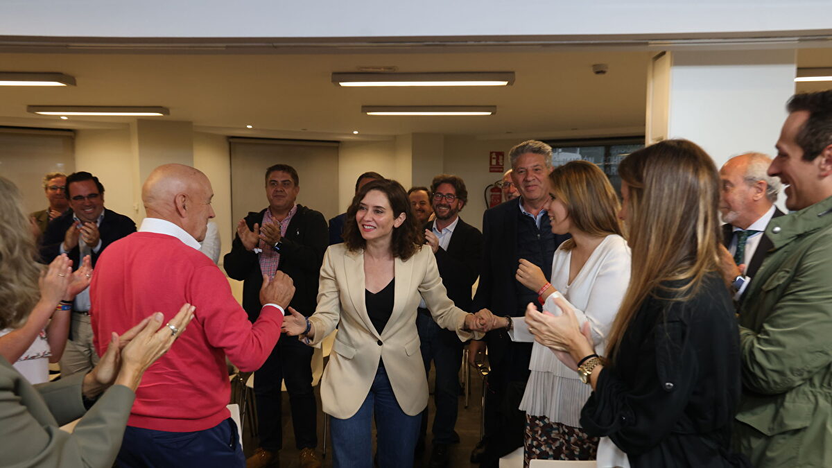 Ayuso y Almeida animan para las generales a un PP agotado tras el 28-M ...