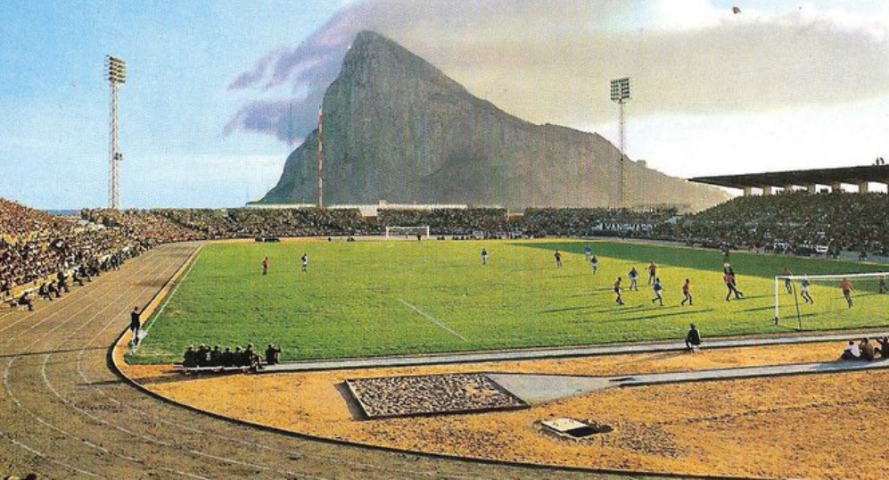 0303-estadio-lalinea.jpg