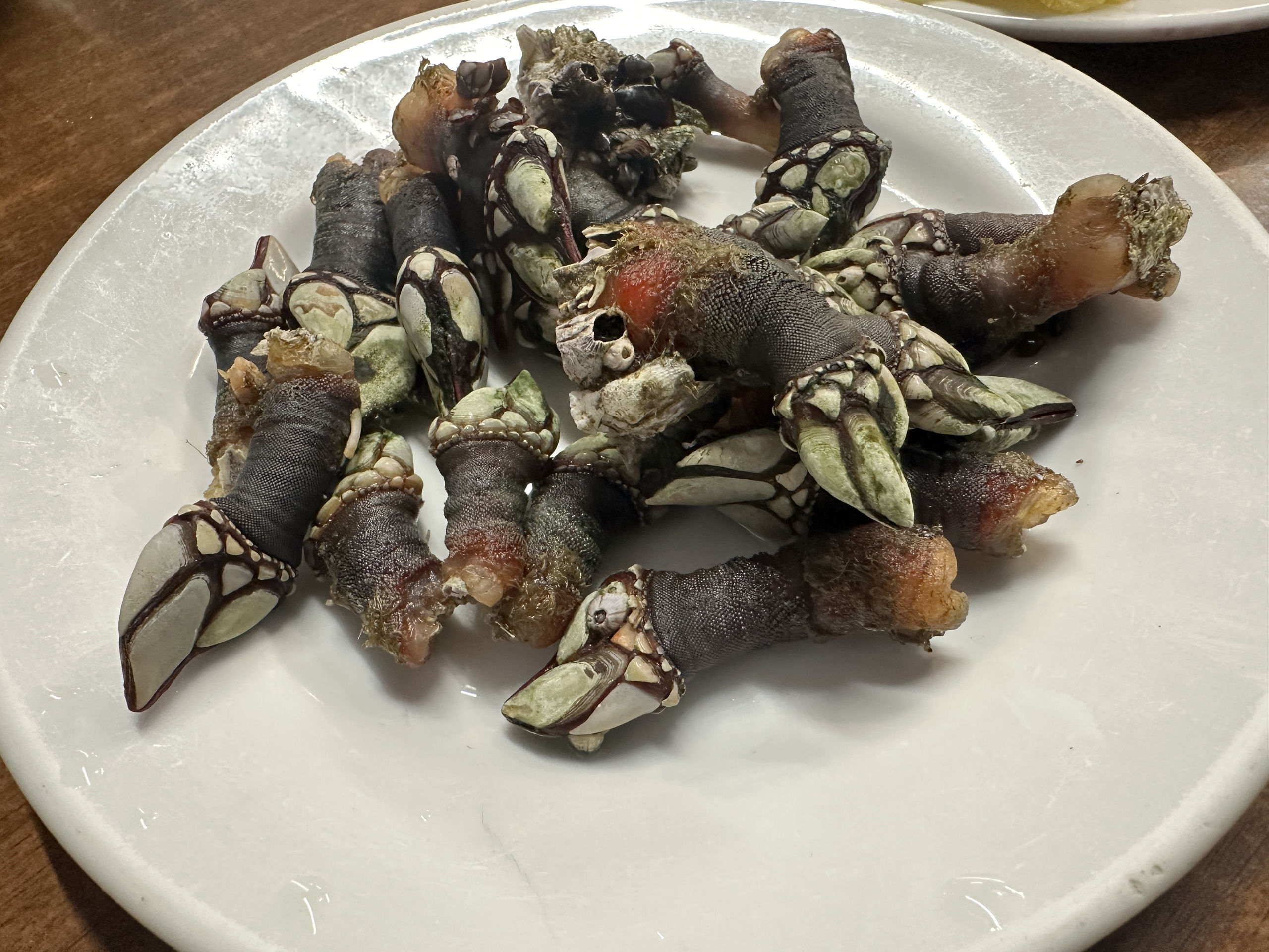 marisqueria-el-cantabrico-percebes.jpg