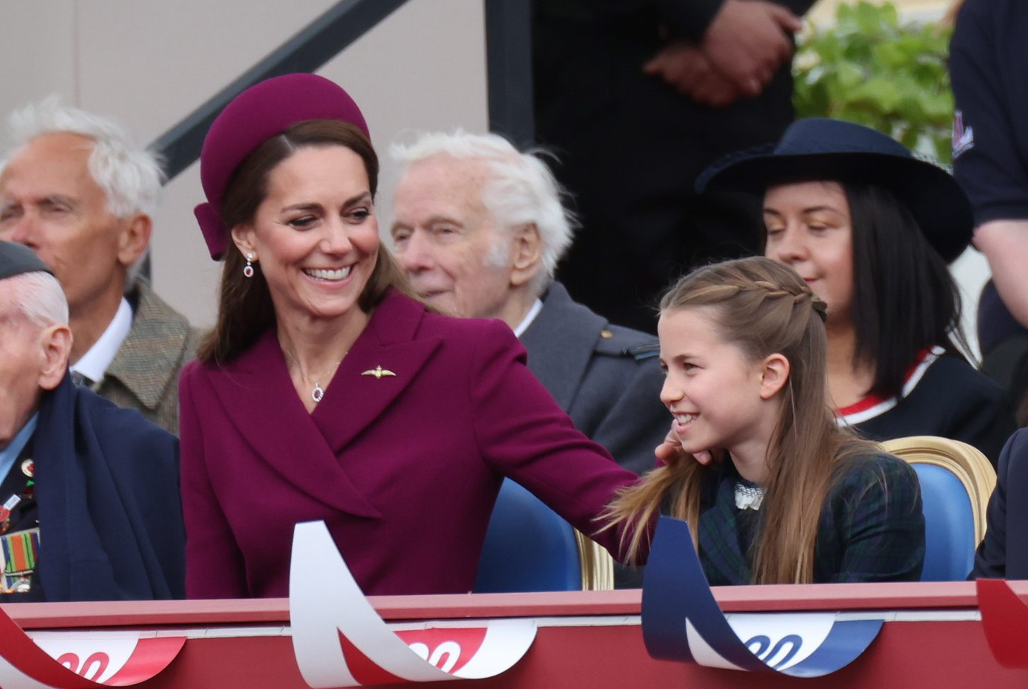 kate-middleton-princesa-charlotte-80-aniversario-ve-day.jpg
