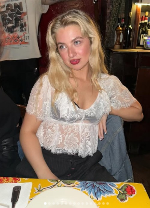 anais-gallagher.jpg