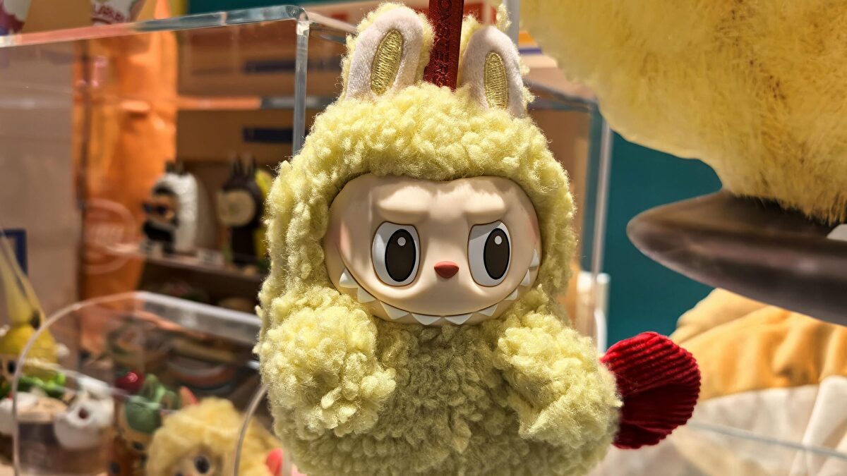 Labubu: El juguete con forma de elfo que todo el mundo quiere y que ...