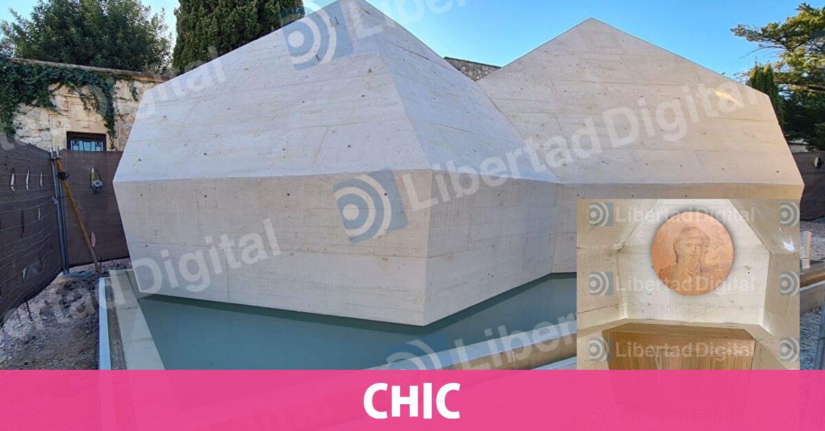 Accedemos al interior del mausoleo de Camilo Sesto: el monumento abrirá al público en breve