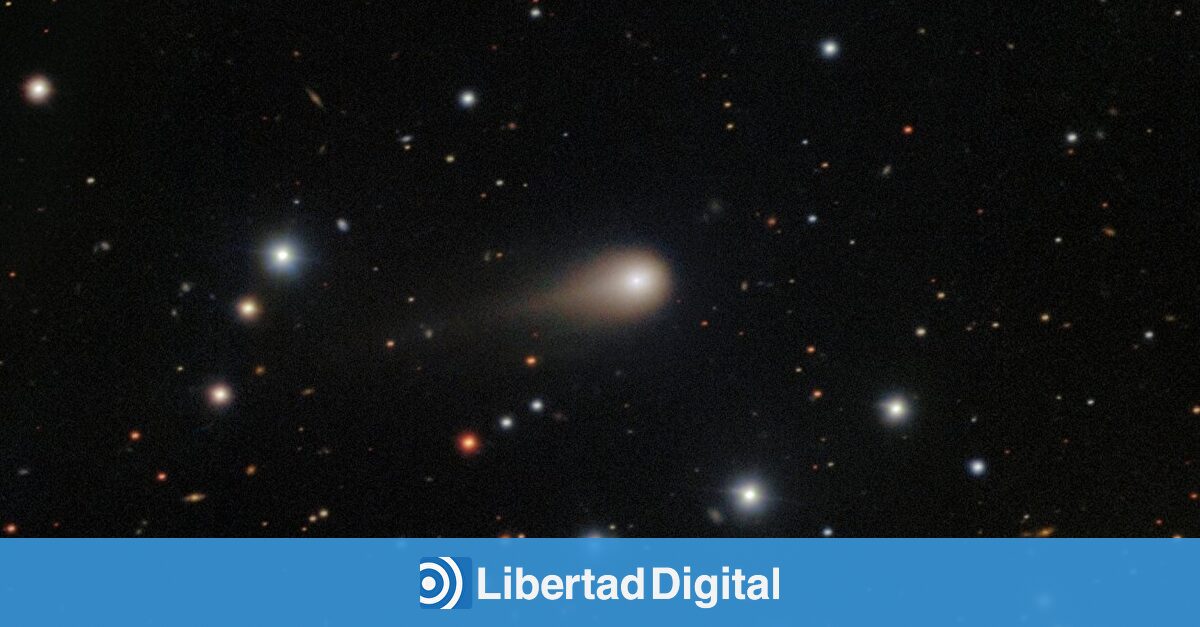 Un nuevo visitante interestelar muestra su brillante cola en el cielo