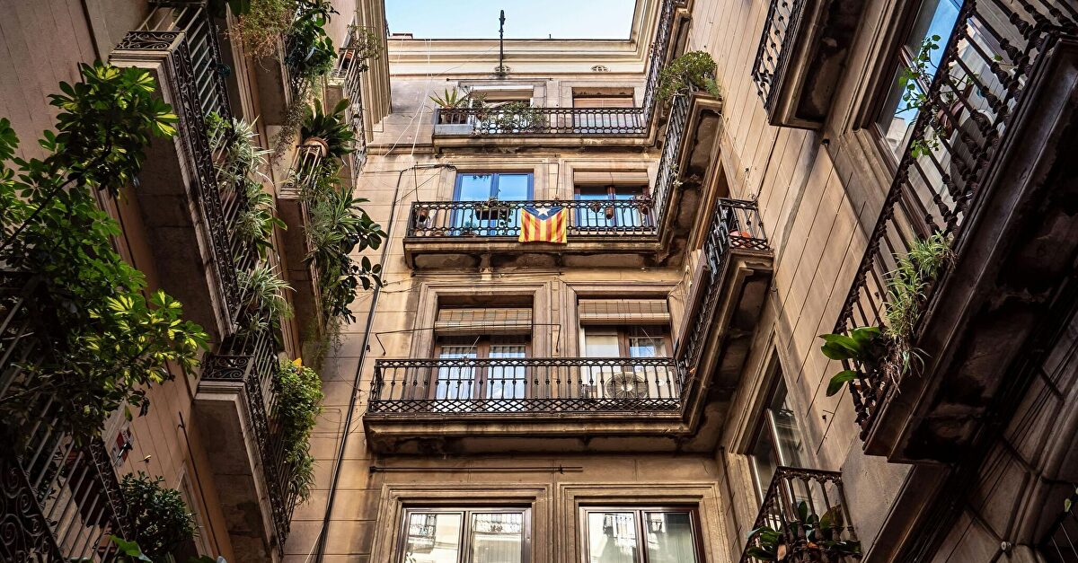 Registro obligatorio y eliminación de licencias turísticas en Barcelona: impacto, batalla legal y estrategias