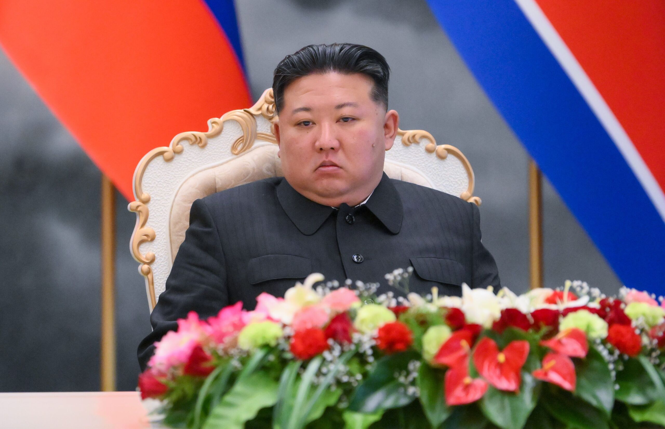 Kim Jong-un supervisa la prueba de un cohete de combustible sólido para misiles con capacidad nuclear
