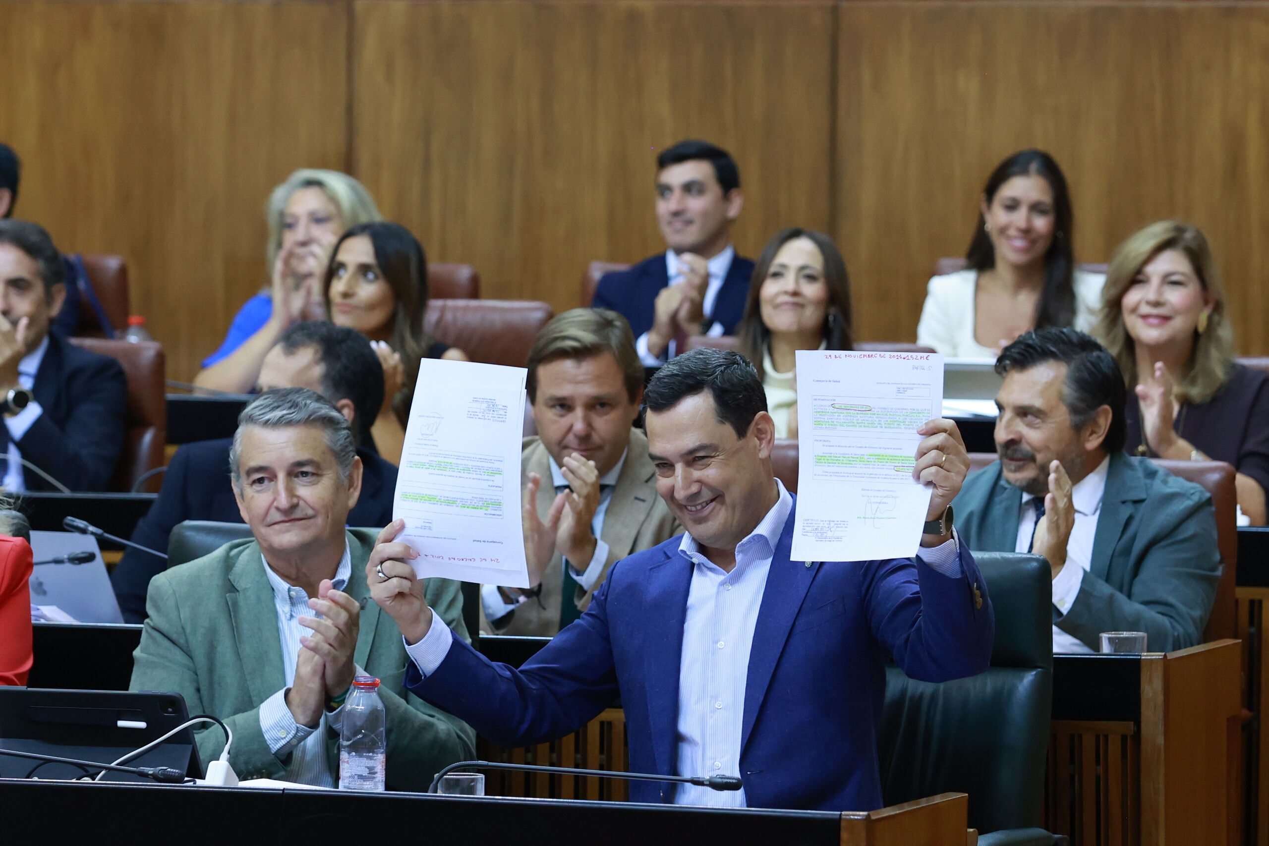 Moreno desmonta la hipocresía del PSOE con los conciertos que creó el gobierno de Felipe González