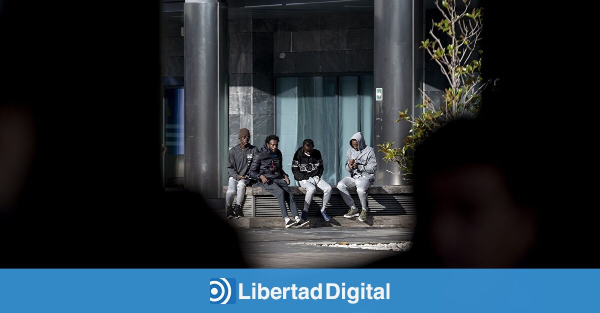 Pozuelo ordena el cese definitivo del centro de inmigrantes y da cuatro meses al Gobierno para su desalojo