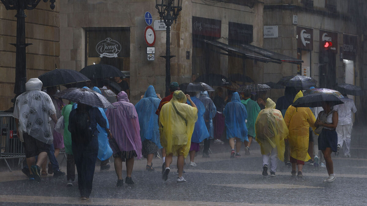 La AEMET activa avisos por lluvias en Andalucía y Valencia por la influencia de una vaguada fría
