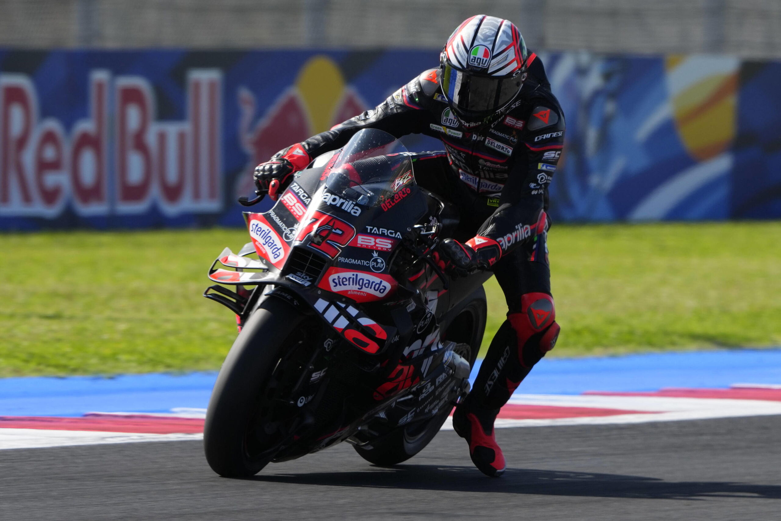 Bezzecchi arrebata la pole a Álex Márquez en Misano y Marc saldrá cuarto