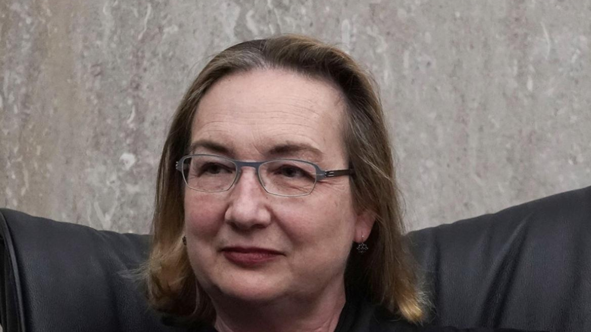 Beryl Howell, la juez que ha asestado una nueva condena a España por impagos de Sánchez a las renovables