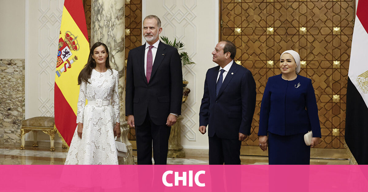 Felipe VI defiende "un Estado palestino viable" que conviva en paz con Israel y destaca a Egipto como mediador.