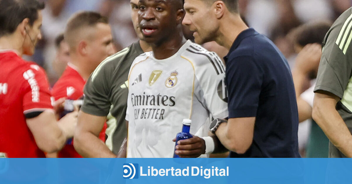 Tensión en el banquillo: la mala cara de Vinícius y la explicación de Xabi Alonso