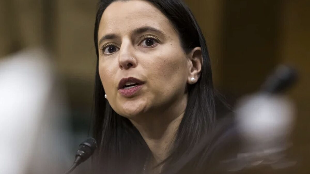 Una juez de EEUU pone contra las cuerdas a Sánchez por los impagos a las renovables