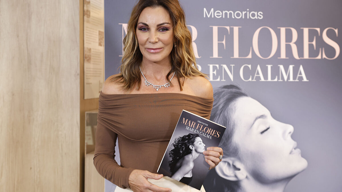 Mar Flores presenta sus memorias con la ausencia de su hijo Carlo: "No echo de menos a nadie"