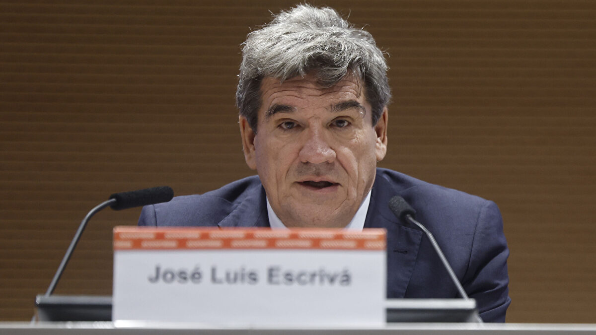 Escrivá reconoce ahora la ineficiencia de las políticas sociales que él ayudó a crear