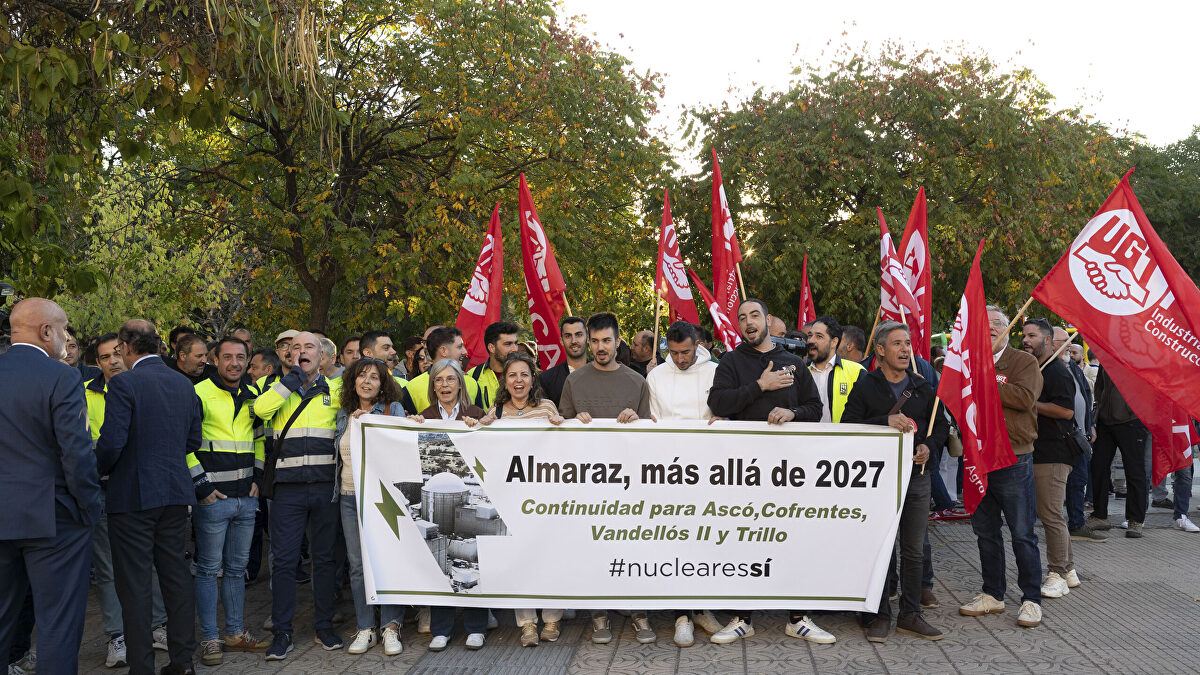 Extremadura se abre por primera vez a bajar los impuestos "si de eso depende" que Almaraz siga abierta