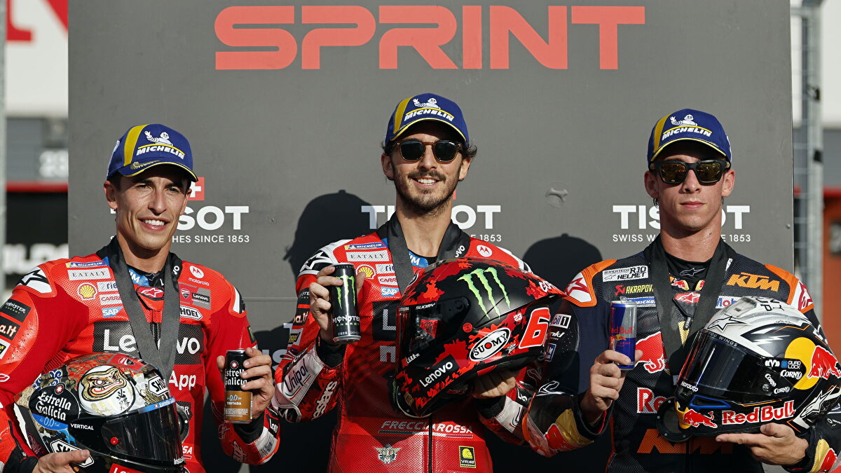 Pecco Bagnaia gana al sprint en Motegi y Marc Márquez acaricia el título de MotoGP