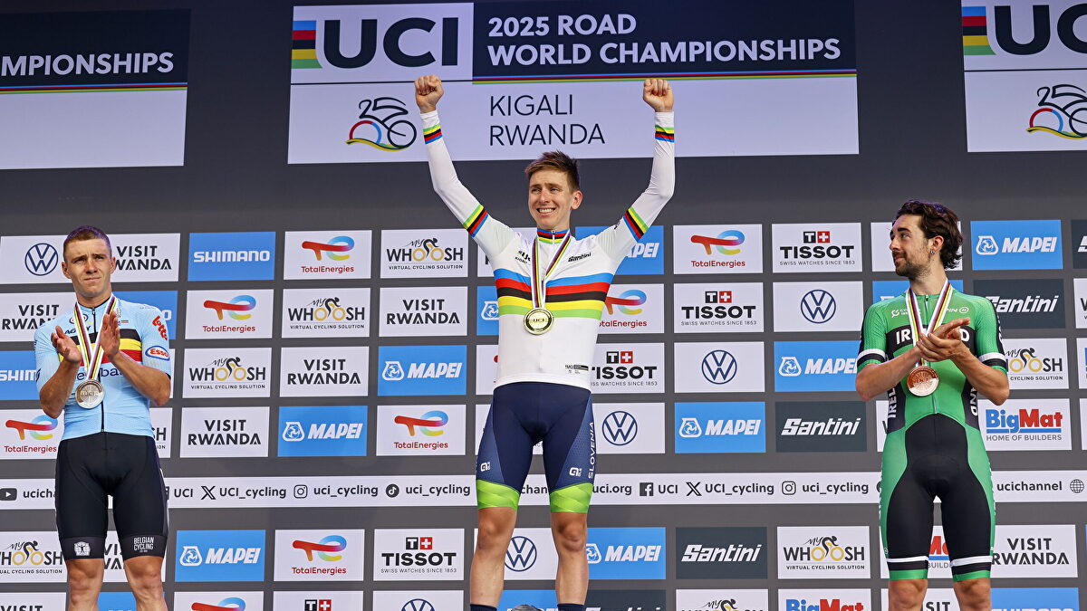 Pogacar revalida su maillot arcoíris con una exhibición en Kigali