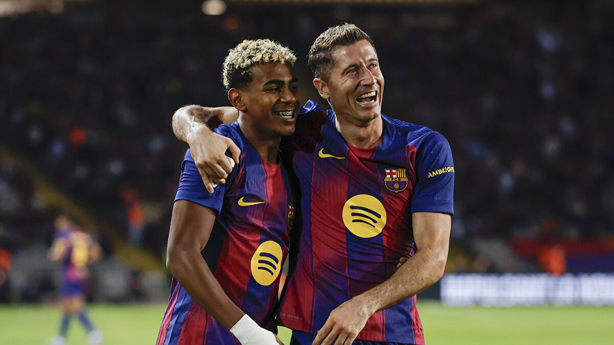 El Barcelona remonta ante la Real Sociedad y asalta el liderato de la Liga (2-1)