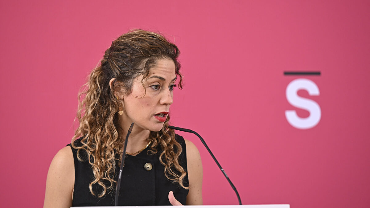 Sumar exige al PSOE la regularización exprés de medio millón de inmigrantes por la vía Zapatero