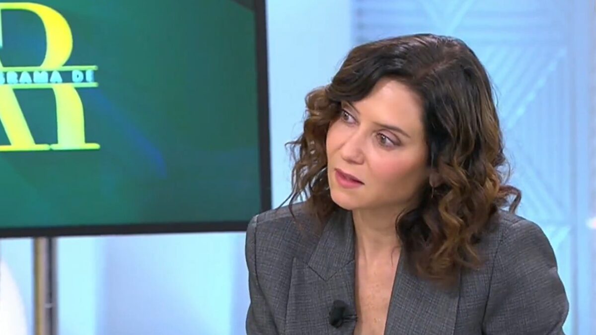 Ayuso denuncia "una guerra psicológica" contra ella después de que el juez Castro la envíe al psiquiatra