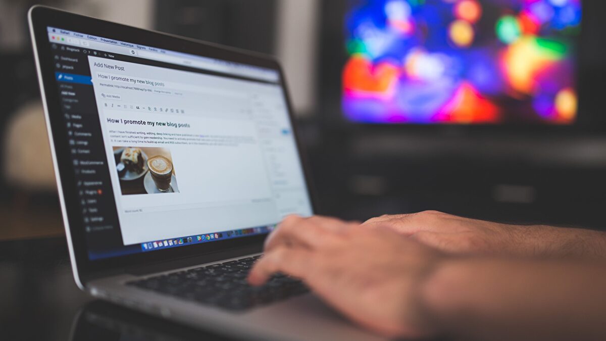 5 señales de que tu negocio necesita renovar ordenador y web ya