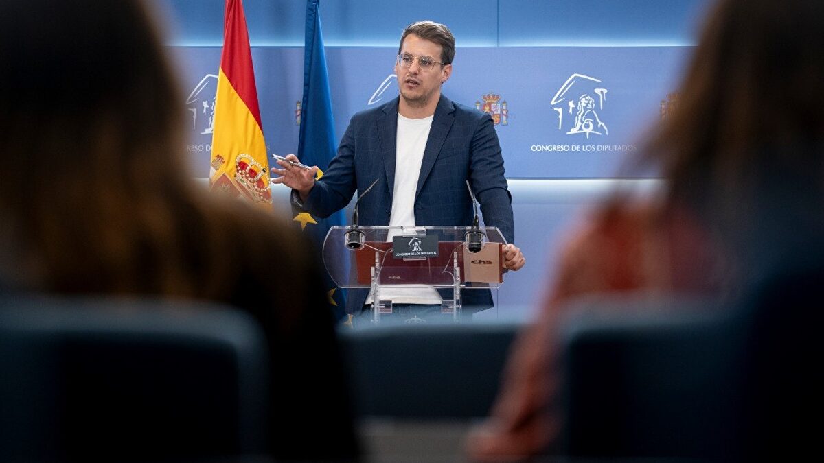 Grietas en Sumar: un diputado de la Chunta exige a Sánchez elecciones si no hay Presupuestos