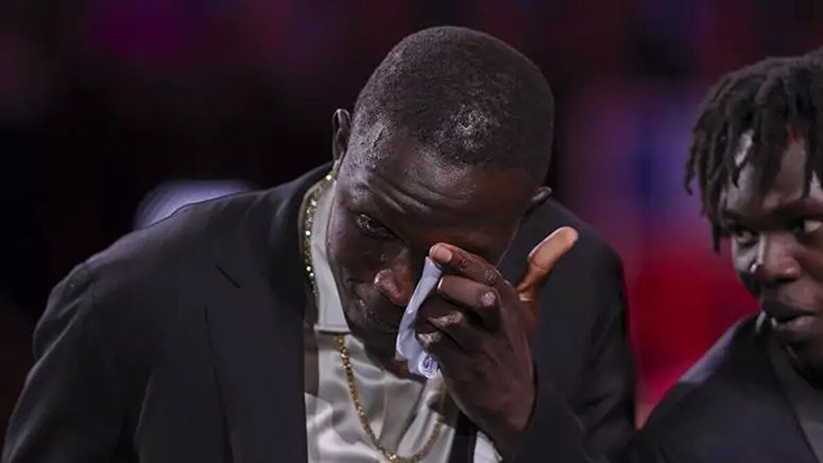 Khaman Maluach, el niño que sobrevivió a la Guerra y quiere cambiar el mundo desde la NBA