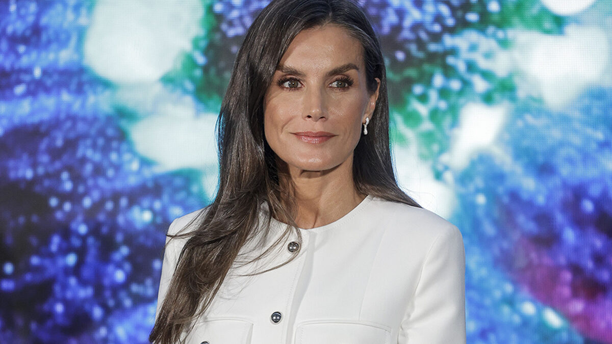 El dos piezas en blanco con el que la Reina Letizia ha triunfado en los Premios Retina ECO 2025