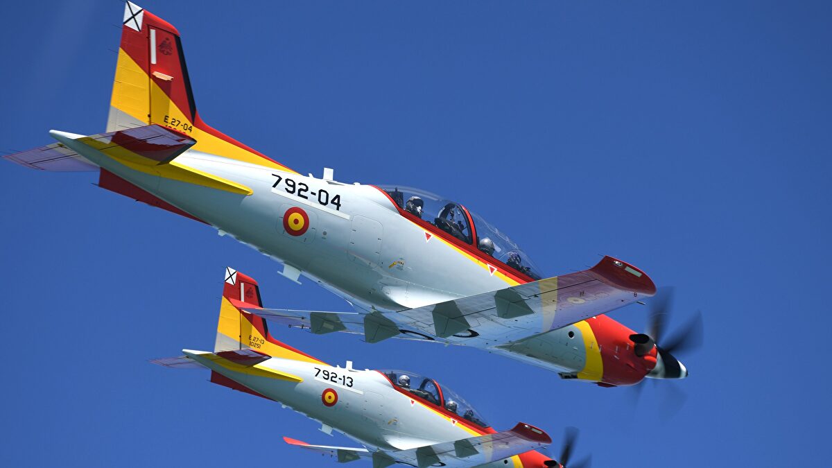 La Formación Mirlo se estrenará en la Fiesta Nacional como sustituta de la Patrulla Águila sin banderas en el cielo