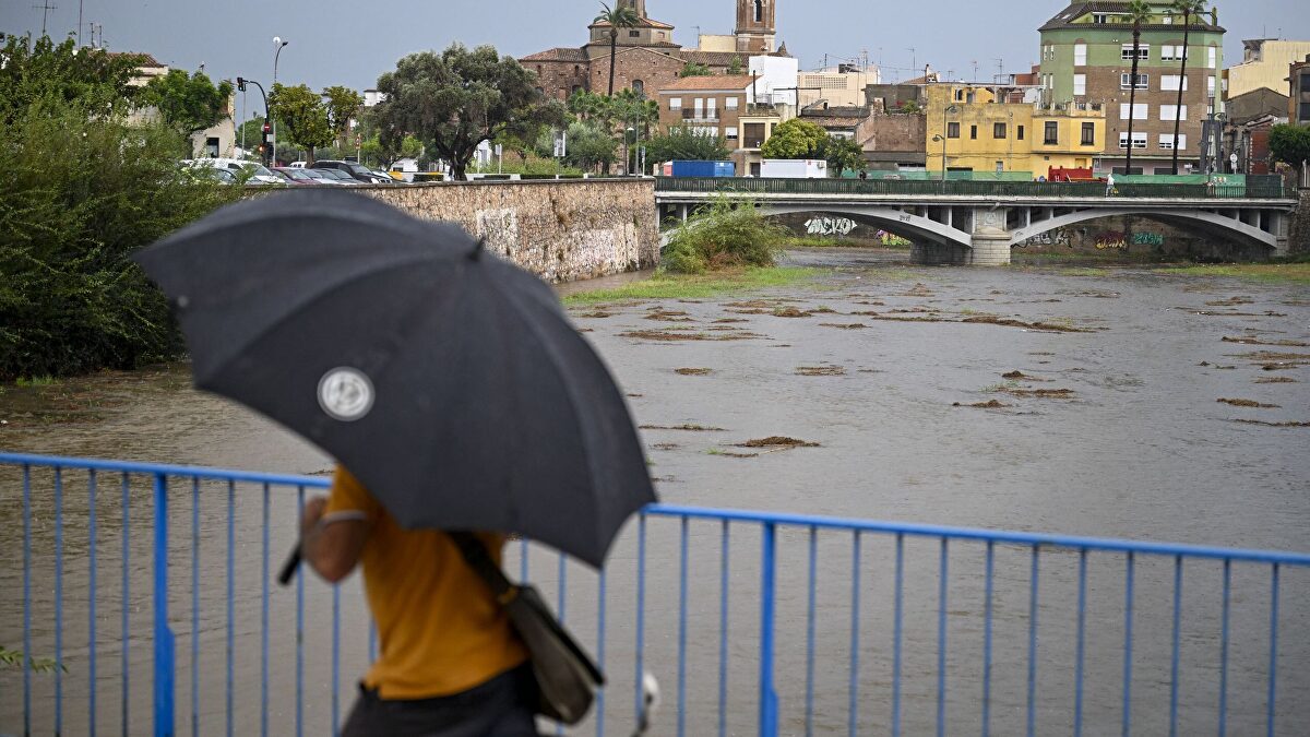 La AEMET activa avisos amarillos por lluvias en Cataluña mientras suben las temperaturas en el resto de España