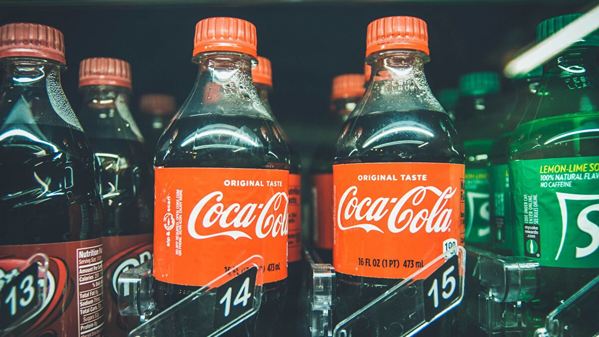 Bruselas estudia un tasazo a los refrescos, la bollería y el kétchup