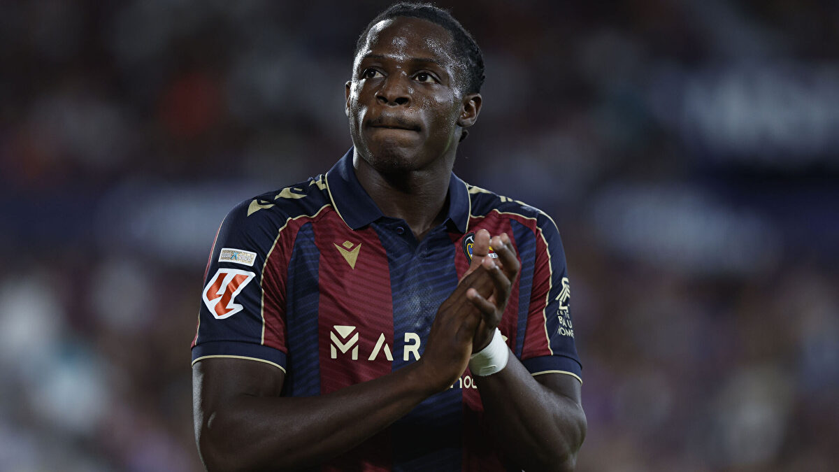 La selección española, en la puja con Camerún por Etta Eyong