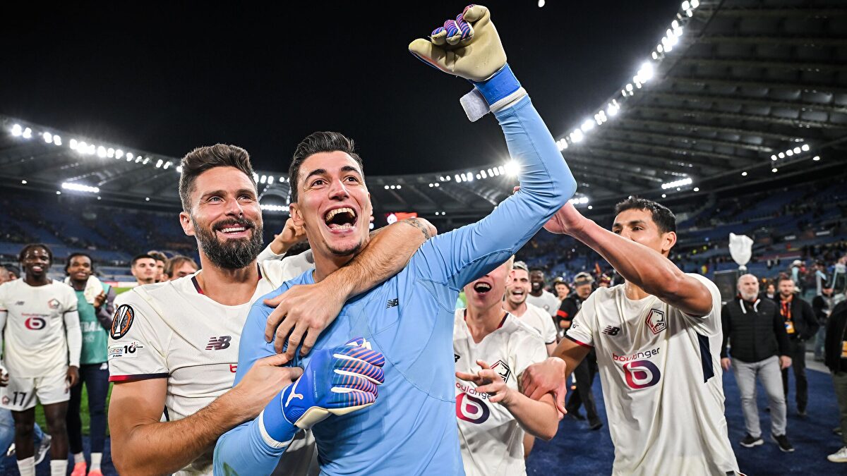 Un muro llamado Berke Özer: el portero turco paró tres penaltis consecutivos a la Roma