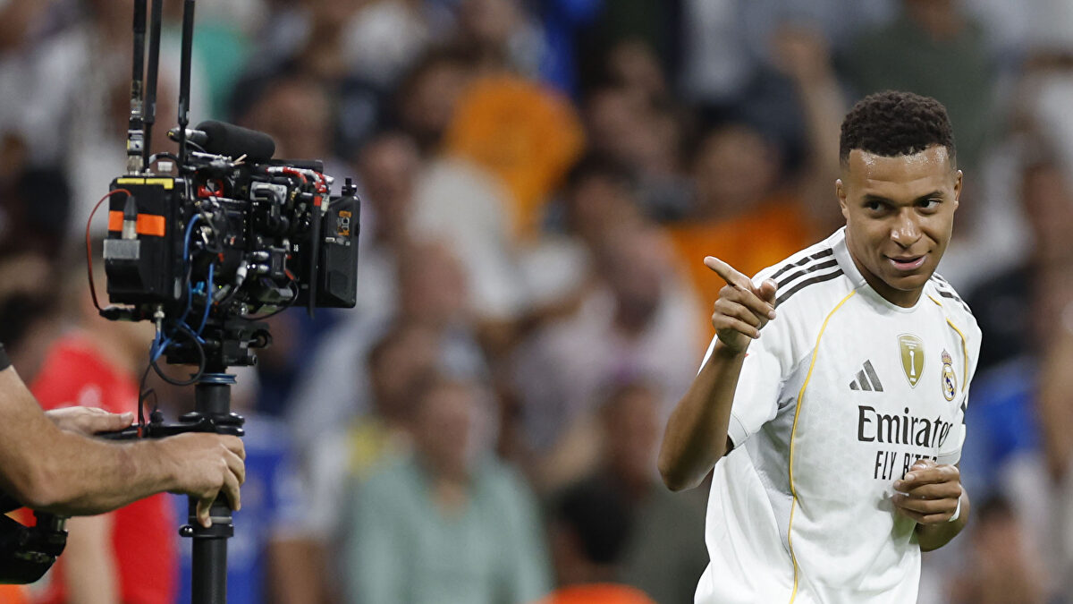 El Real Madrid se impone con goles, polémica y un Vinicius imparable ante el Villarreal (3-1)
