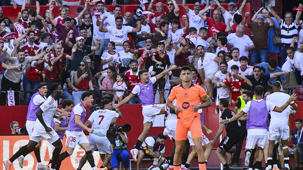 Baño de época del Sevilla a un Barcelona horrible (4-1)