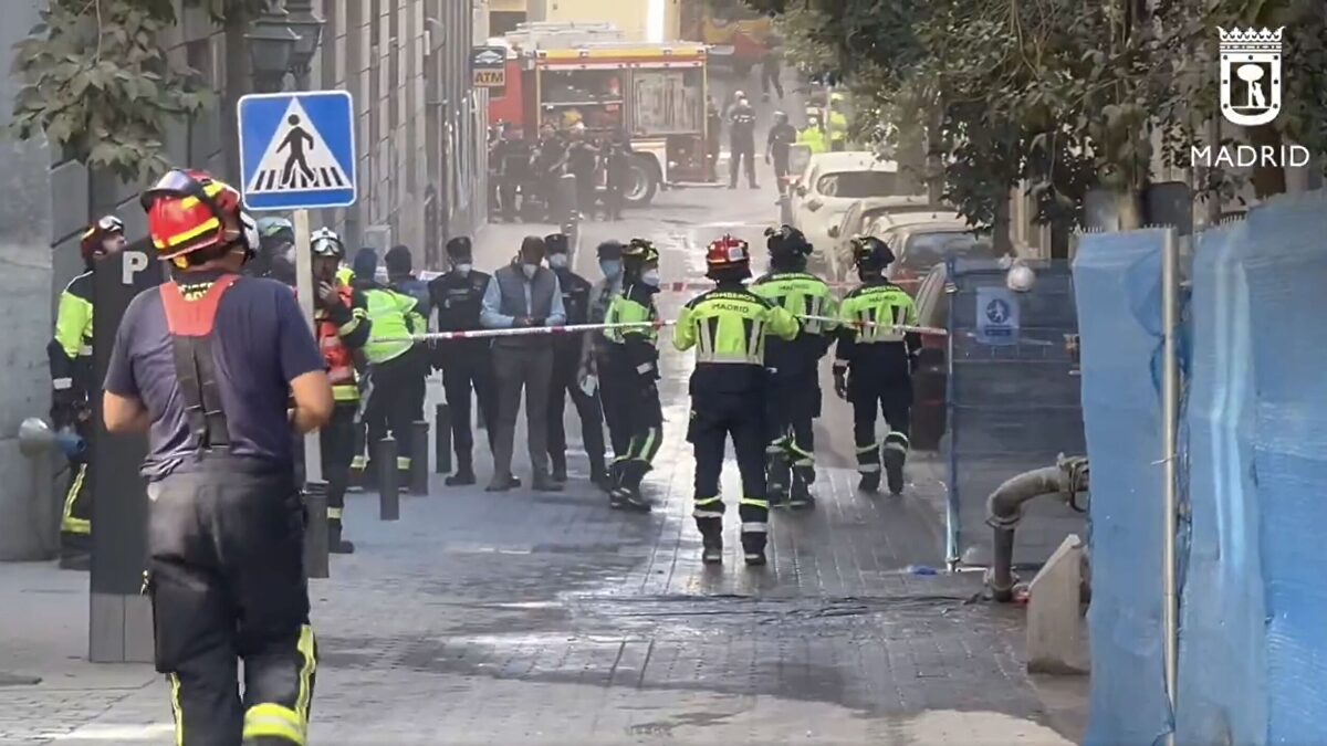 Al menos cuatro personas atrapadas en el derrumbe de un edificio en el centro de Madrid