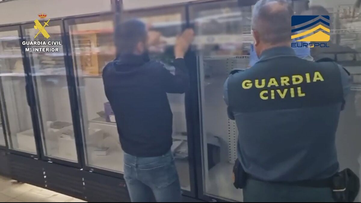 Diez personas detenidas por vender falsos plátanos de Canarias y alimentos en mal estado
