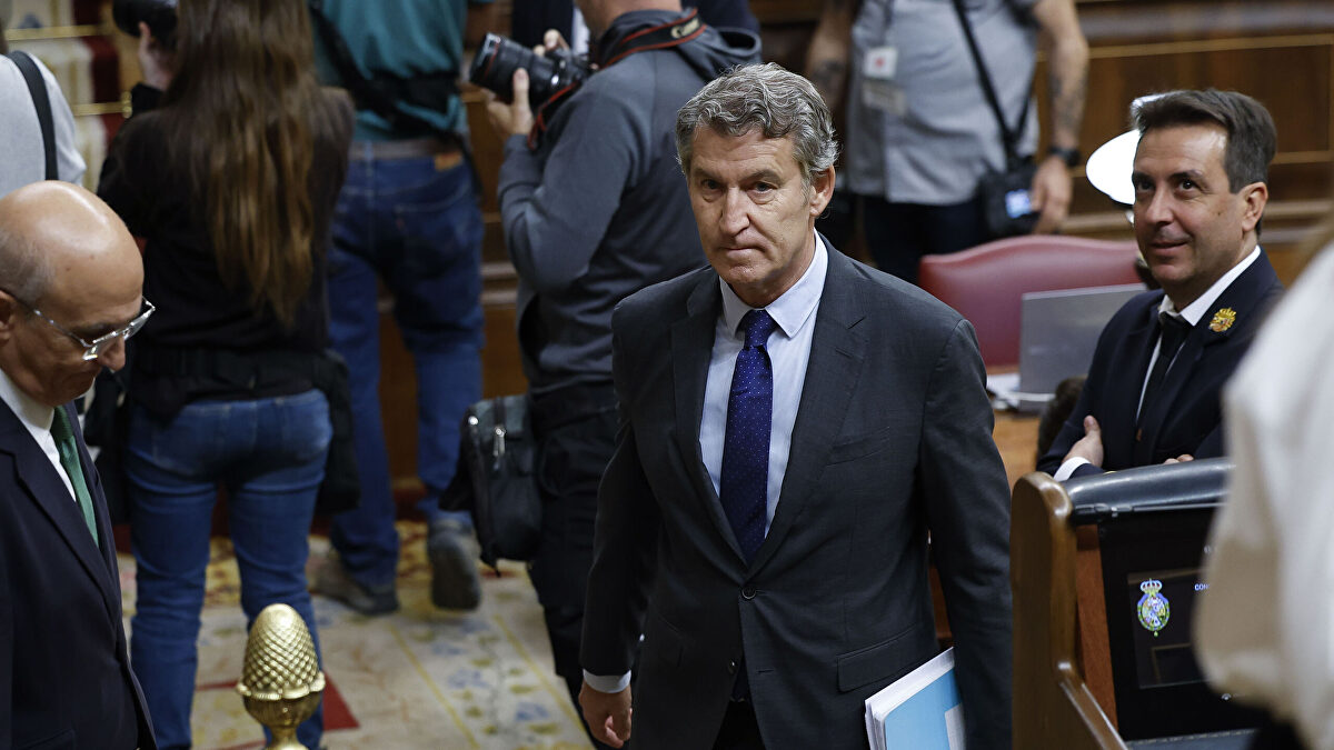 Feijóo anuncia que Sánchez irá a la comisión Koldo del Senado en octubre: "Está tan pringado como ellos"