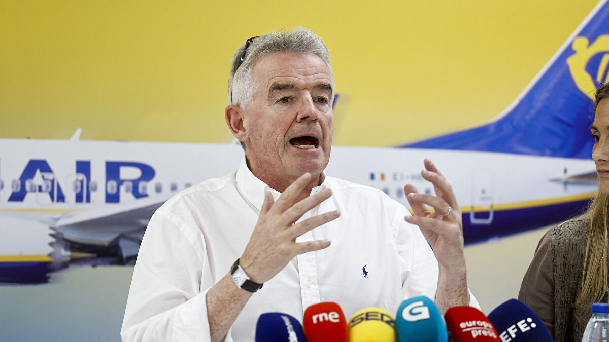 Ryanair recorta 3 millones de asientos en España por el tasazo de Sánchez