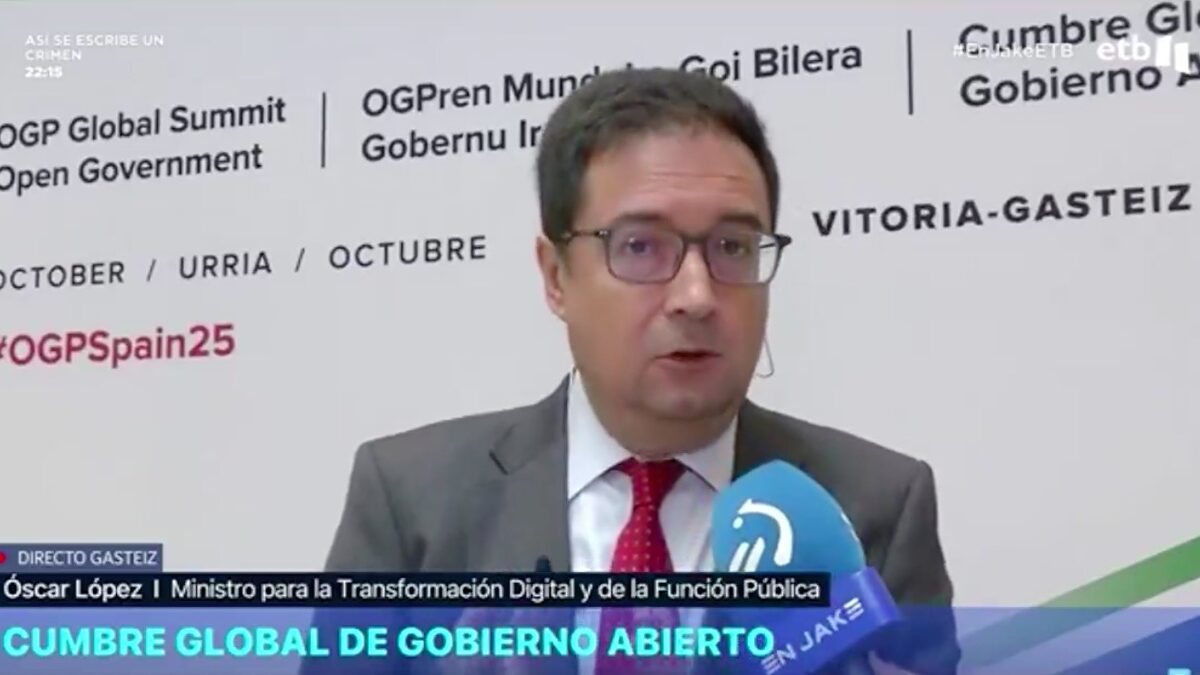 Óscar López evita responder si ha cobrado en efectivo del PSOE