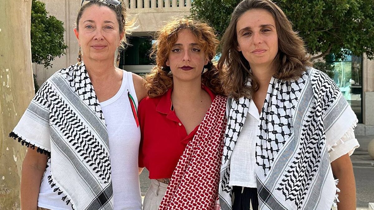 Un juez retiene en Israel a la española que mordió a una funcionaria pero admite que le gustaría devolvérnosla