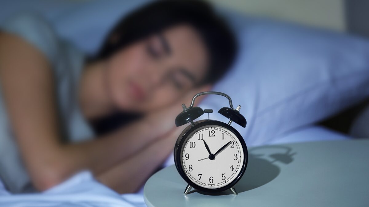 Cambio de hora 2025: cuándo se hace y cómo afecta al sueño y al consumo