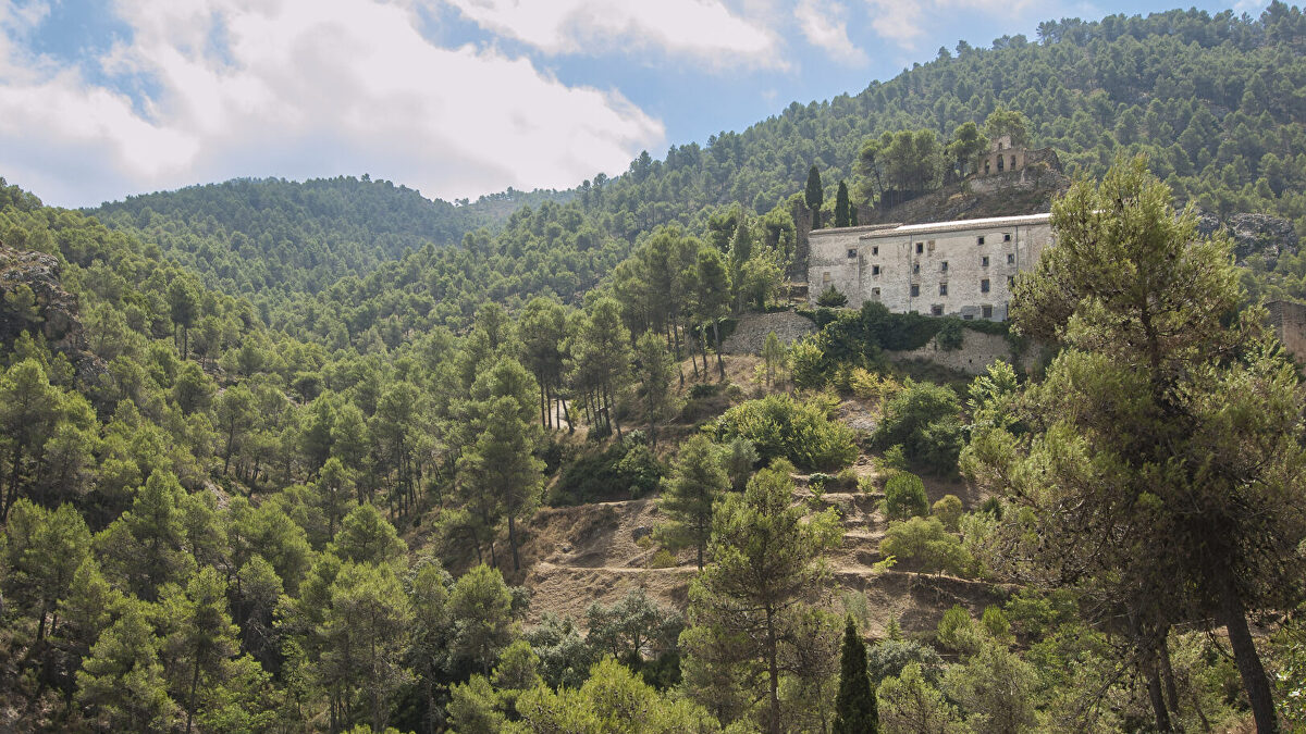 El encanto mediterráneo y la montaña que no esperas en el interior de Valencia y Alicante