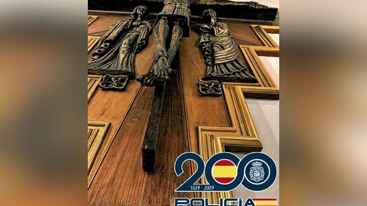 Pánico en una iglesia de Málaga: entra a gritos y escupe a la imagen de Cristo