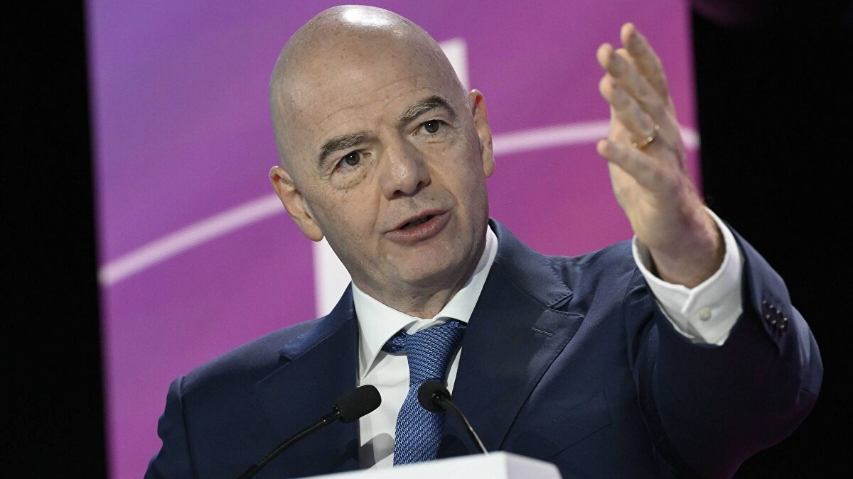 El plan de Infantino para cambiar el calendario de los Mundiales